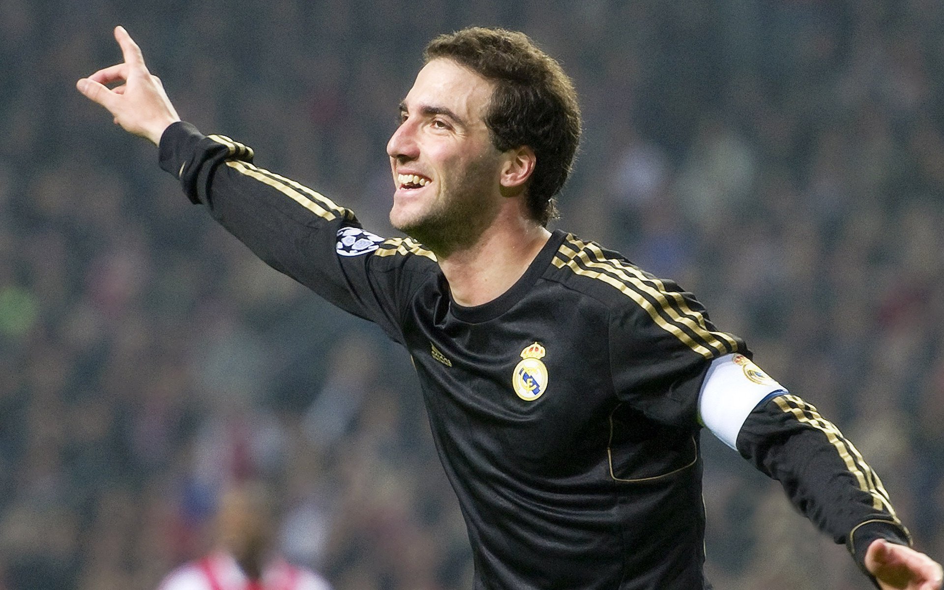 开云体育在线-转会截止日最大亮点:多支豪门实现“超级交易”,转会市场截止日期